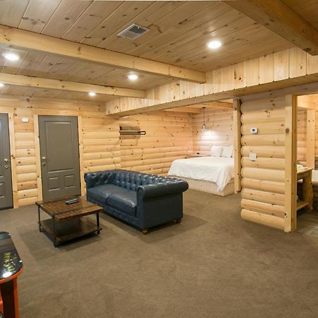Hummingbird Haven Cabin By Amish Country Lodging Berlin Exterior photo