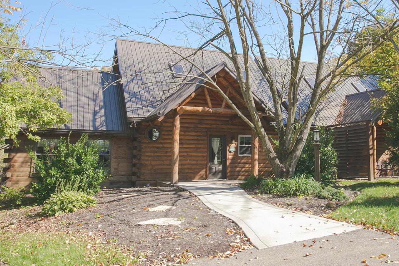 Hummingbird Haven Cabin By Amish Country Lodging Berlin Exterior photo